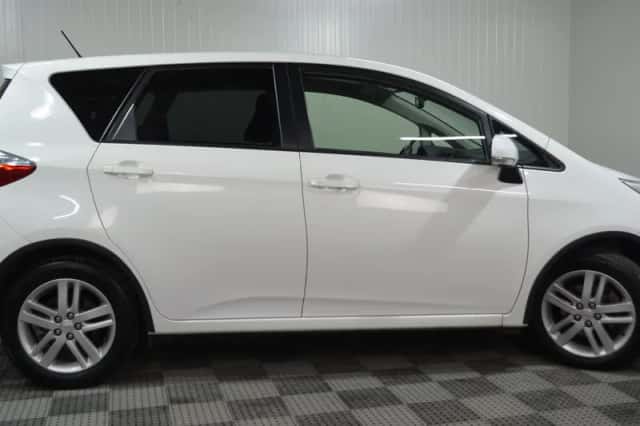 Toyota Verso S (2012) thumbnail 2