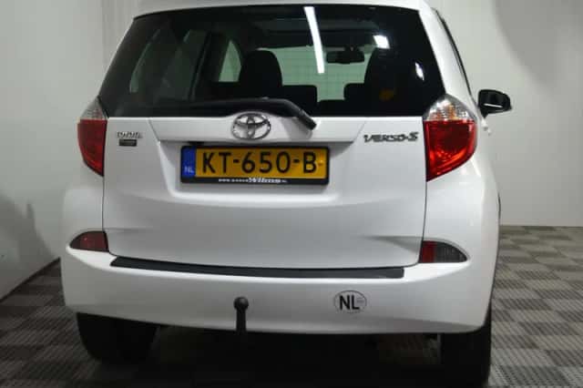 Toyota Verso S (2012) thumbnail 4