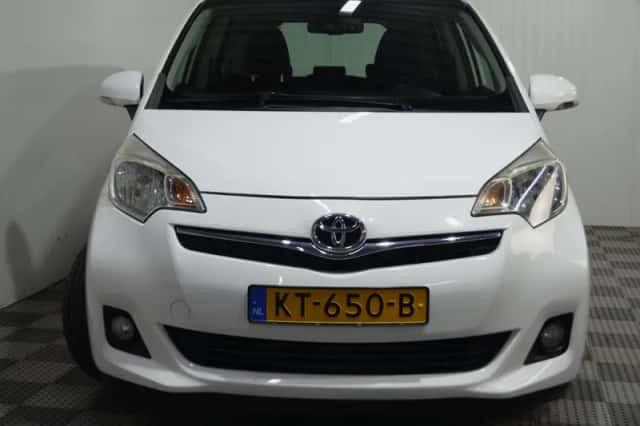 Toyota Verso S (2012) thumbnail 5