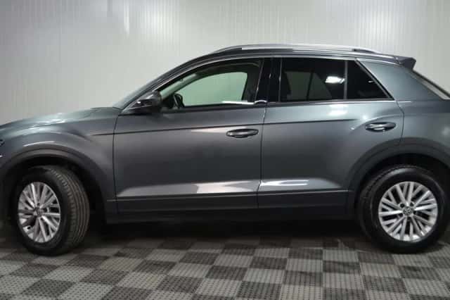 Volkswagen T-Roc (2020) thumbnail 3