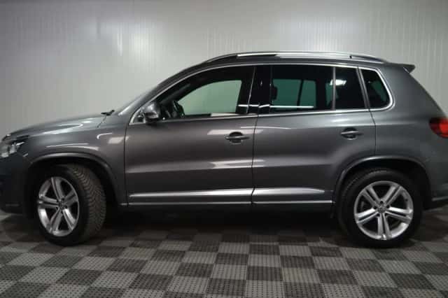 Volkswagen Tiguan (2016) thumbnail 3