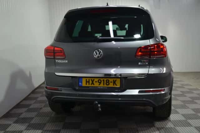 Volkswagen Tiguan (2016) thumbnail 4