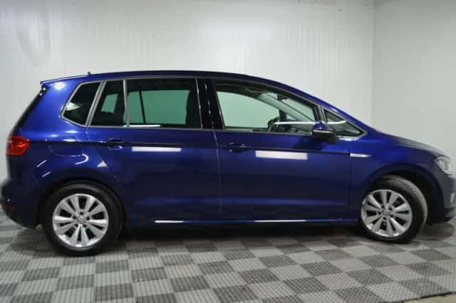 Volkswagen Golf Sportsvan (2017) thumbnail 2