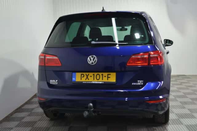 Volkswagen Golf Sportsvan (2017) thumbnail 4