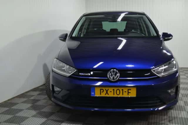 Volkswagen Golf Sportsvan (2017) thumbnail 5