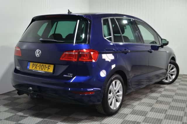 Volkswagen Golf Sportsvan (2017) thumbnail 6
