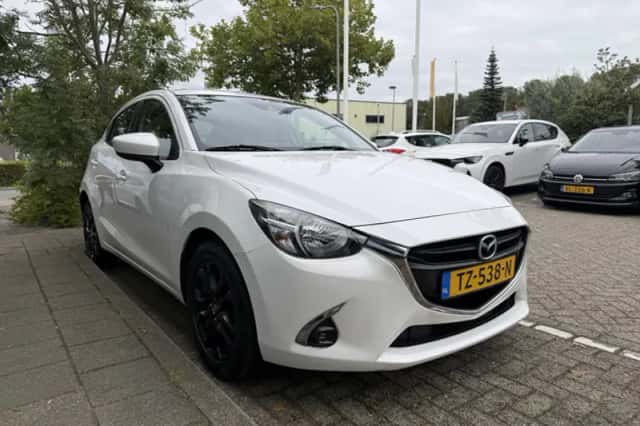 Mazda 2 (2018) thumbnail 3
