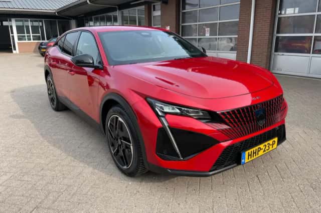 Peugeot 408 (2024) thumbnail 3