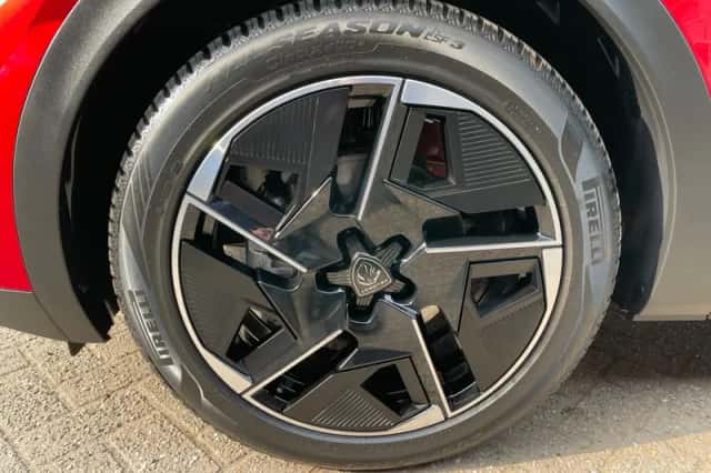 Peugeot 408 (2024) thumbnail 5