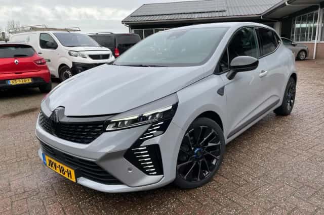 Renault Clio (2024) thumbnail 1