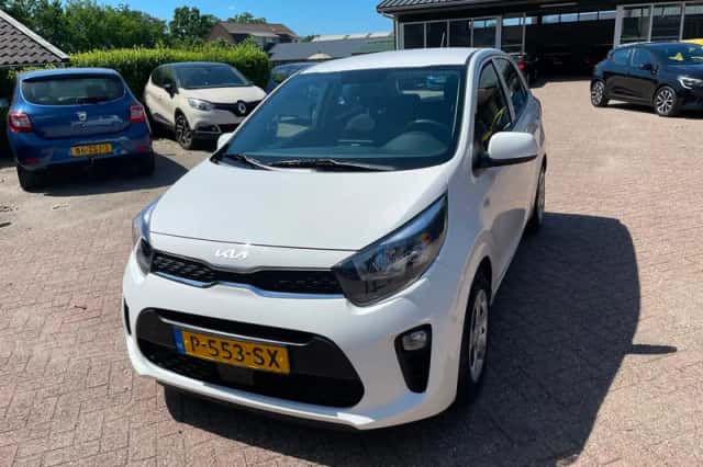Kia Picanto (2022) thumbnail 2