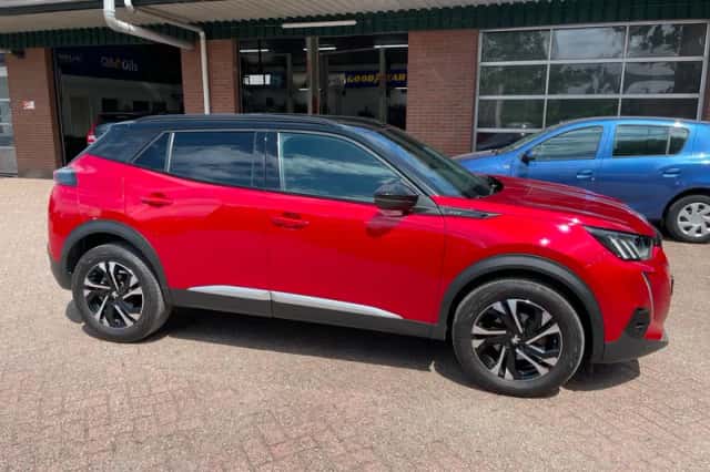 Peugeot 2008 (2022) thumbnail 1