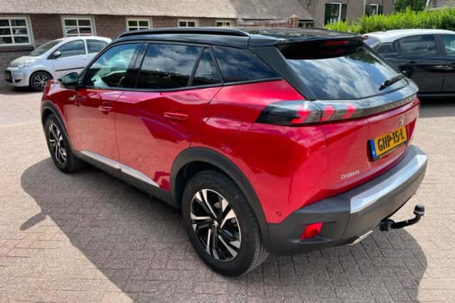 Peugeot 2008 (2022) thumbnail 4