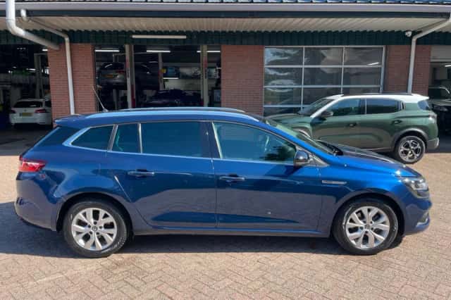 Renault Mégane (2018) thumbnail 3