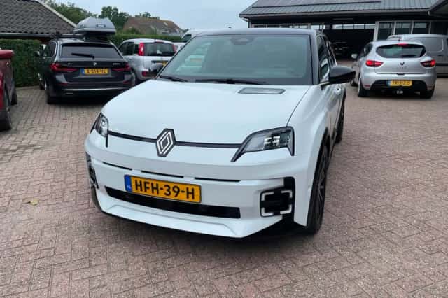 Renault 5 (2025) thumbnail 2