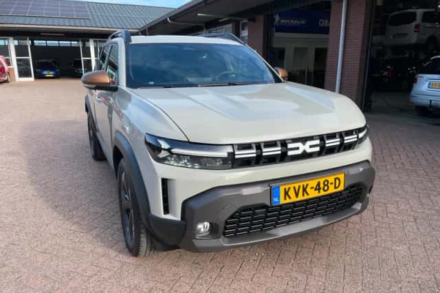 Dacia Duster (2024) thumbnail 2