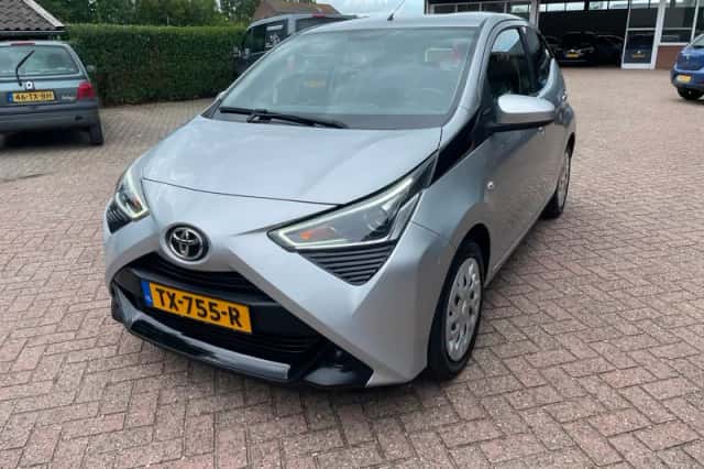 Toyota Aygo (2018) thumbnail 2