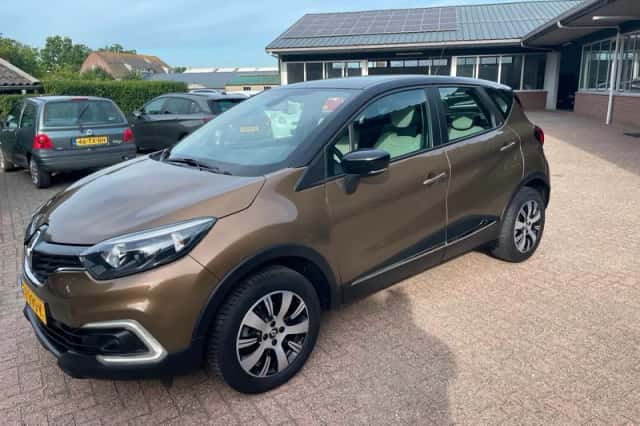 Renault Captur (2018) thumbnail 1