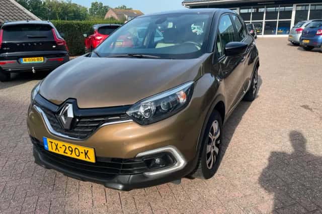 Renault Captur (2018) thumbnail 2