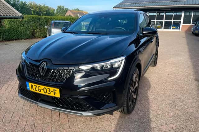 Renault Arkana (2024) thumbnail 2