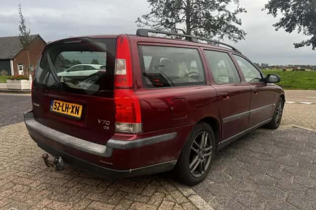 Volvo V70 (2003) thumbnail 3