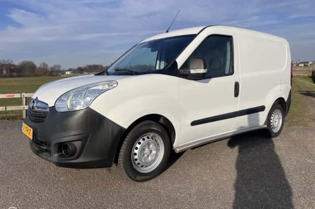 Opel Combo (2018) thumbnail 1