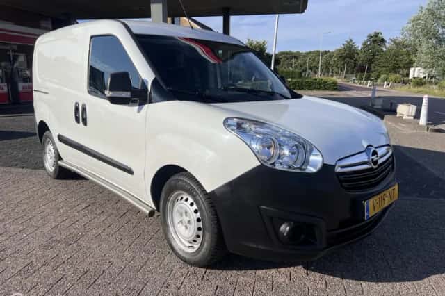 Opel Combo (2018) thumbnail 2