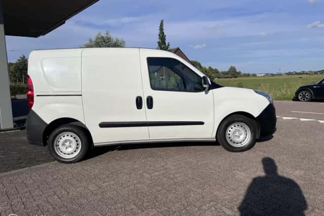 Opel Combo (2018) thumbnail 3