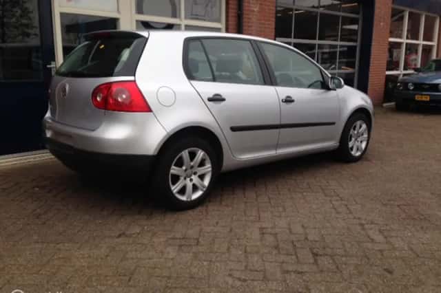 Volkswagen Golf (2005) thumbnail 5