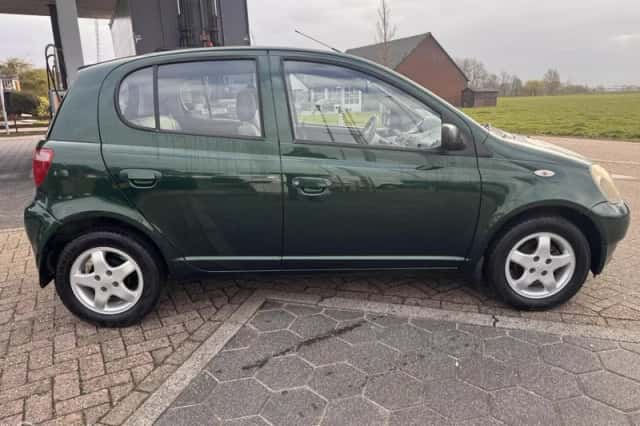 Toyota Yaris (2000) thumbnail 4