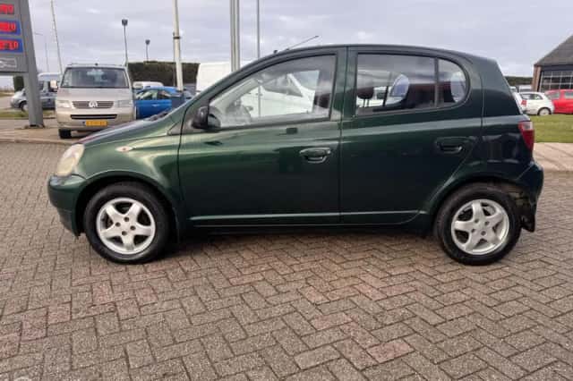 Toyota Yaris (2000) thumbnail 5