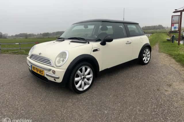 MINI One (2003) thumbnail 1