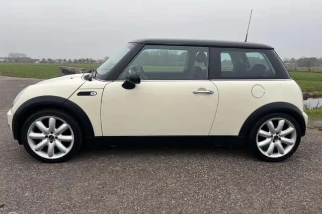 MINI One (2003) thumbnail 2