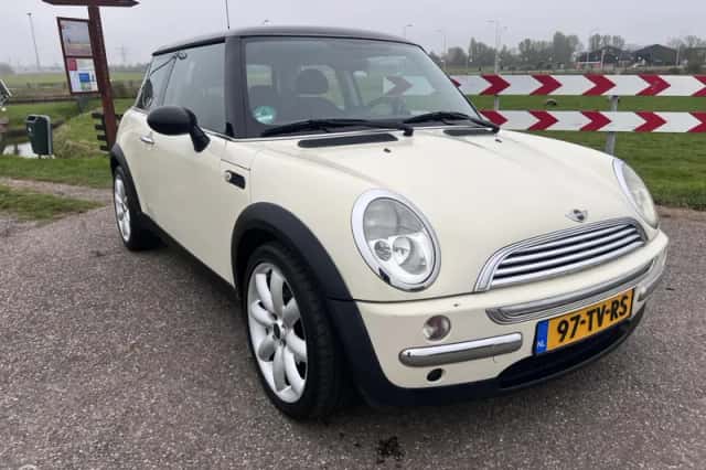 MINI One (2003) thumbnail 4