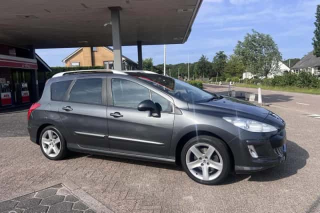 Peugeot 308 (2010) thumbnail 4
