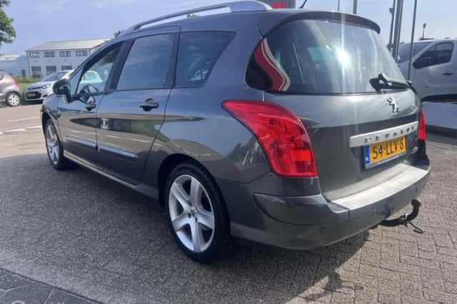 Peugeot 308 (2010) thumbnail 6