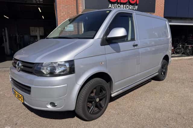 Volkswagen Transporter (2013) thumbnail 1