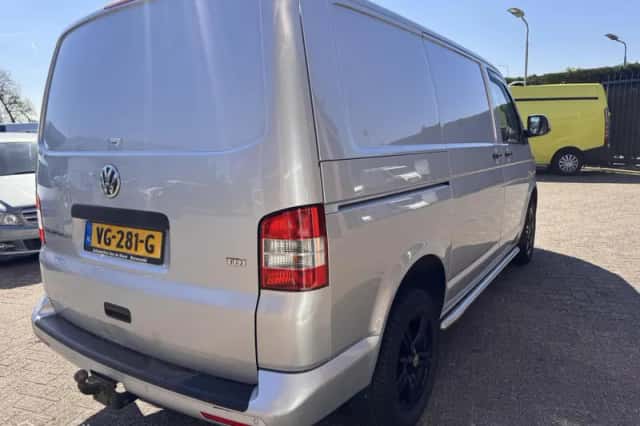 Volkswagen Transporter (2013) thumbnail 4