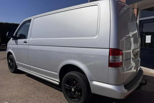 Volkswagen Transporter (2013) thumbnail 5