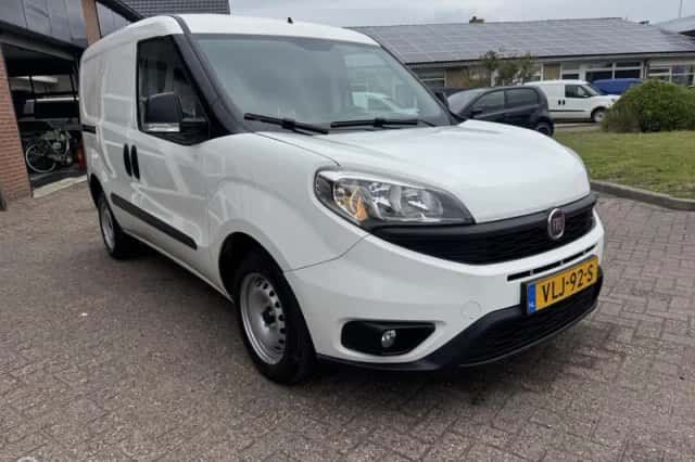 Fiat Doblò Cargo (2021) thumbnail 1