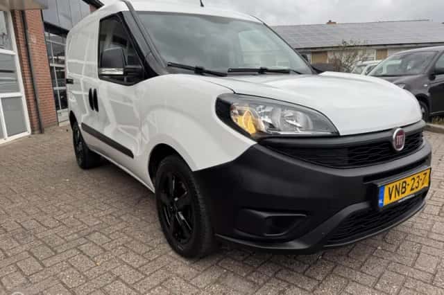 Fiat Doblò Cargo (2021) thumbnail 4