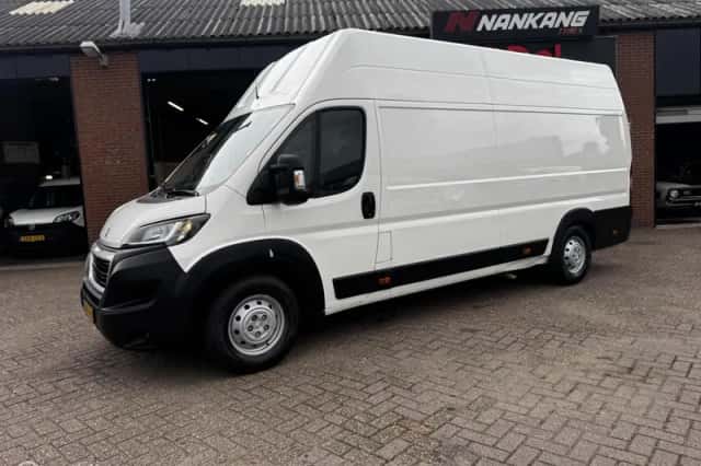 Peugeot Boxer (2021) thumbnail 2