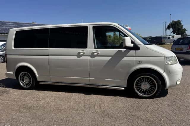 Volkswagen Transporter (2009) thumbnail 4