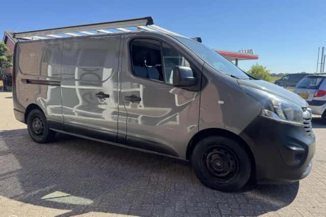 Opel Vivaro (2016) thumbnail 4