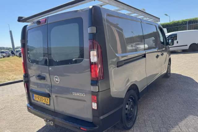 Opel Vivaro (2016) thumbnail 5
