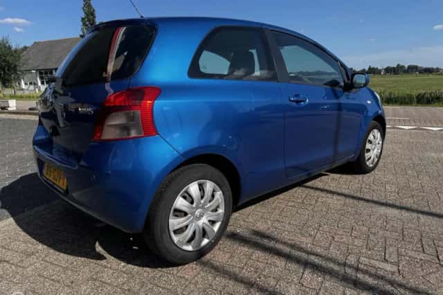 Toyota Yaris (2008) thumbnail 4