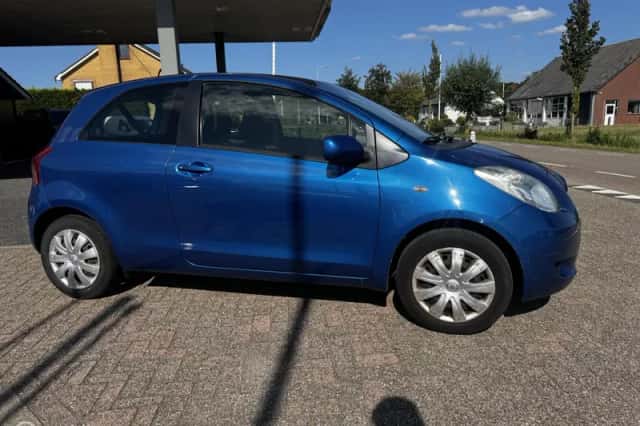 Toyota Yaris (2008) thumbnail 5