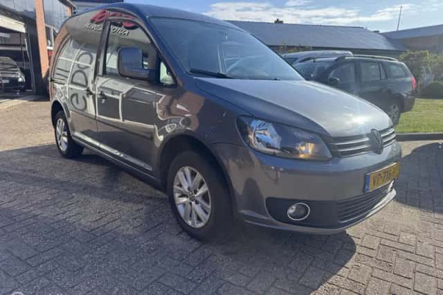 Volkswagen Caddy (2015) thumbnail 3