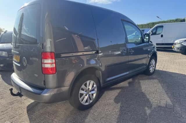 Volkswagen Caddy (2015) thumbnail 5