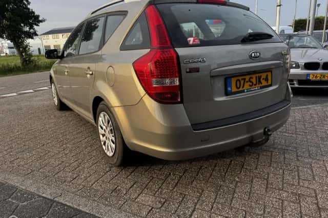 Kia Ceed (2011) thumbnail 5